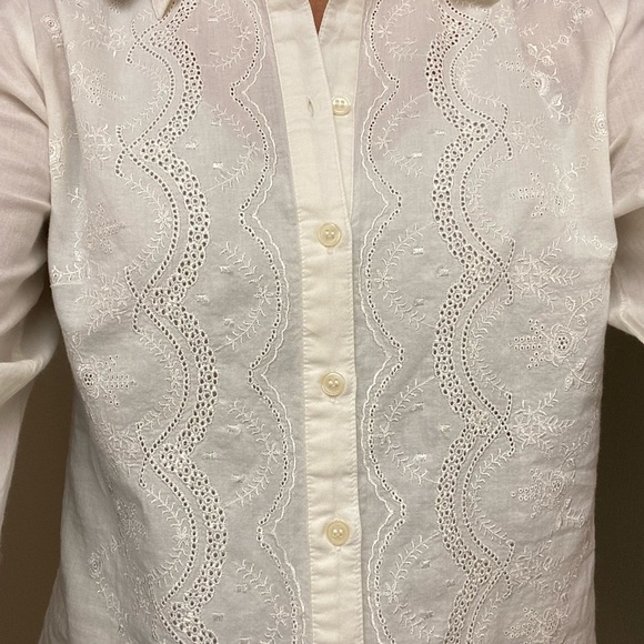 Beautiful Embroidered Eyelet blouse - Picture 7 of 9